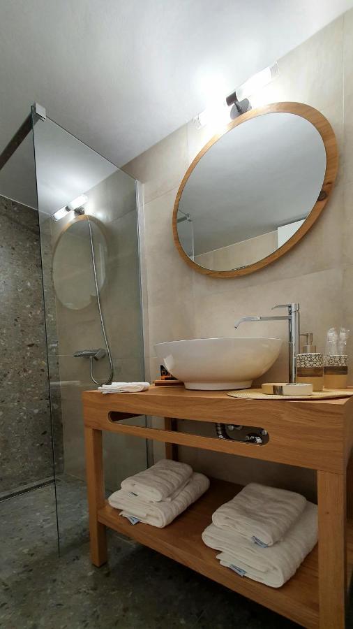 Alexandra'S Boutique House Apartment Triovasalos Bagian luar foto