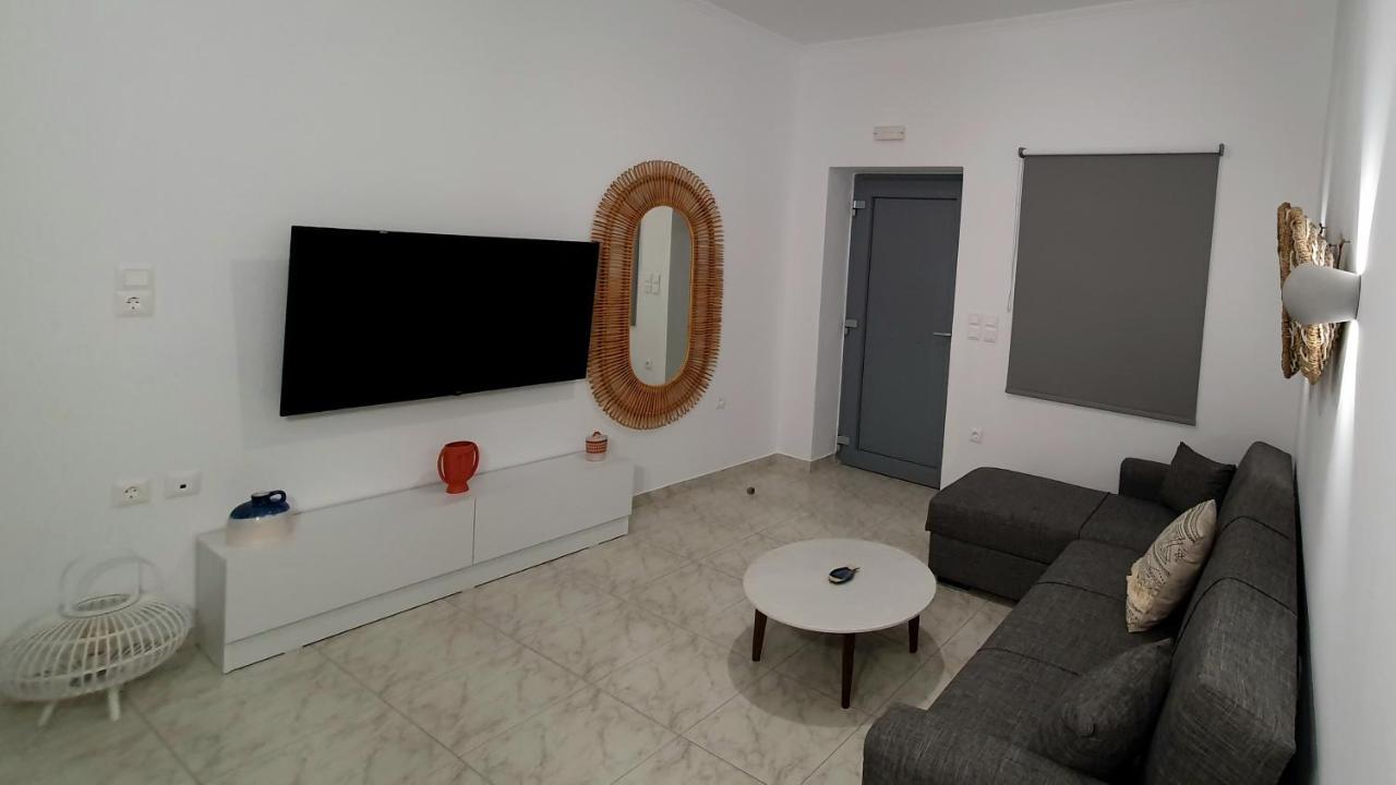 Alexandra'S Boutique House Apartment Triovasalos Bagian luar foto