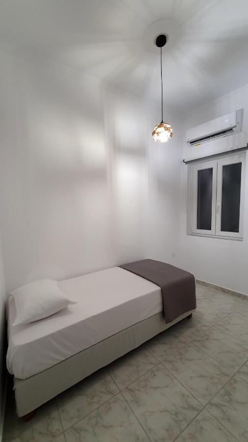 Alexandra'S Boutique House Apartment Triovasalos Bagian luar foto