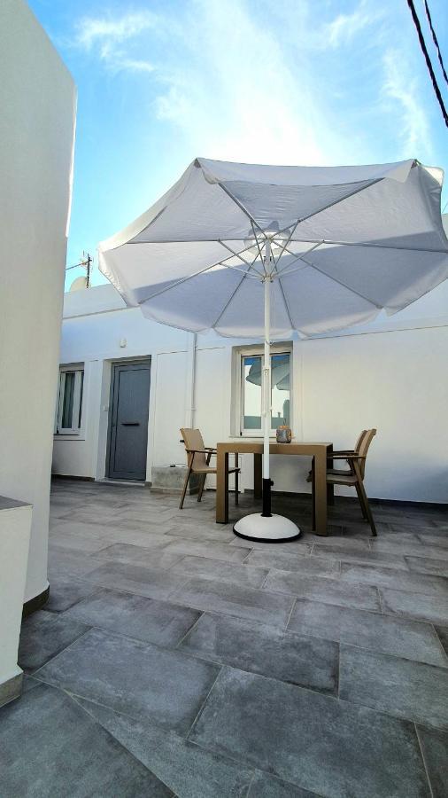 Alexandra'S Boutique House Apartment Triovasalos Bagian luar foto